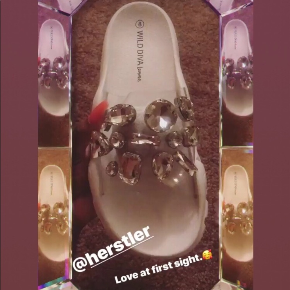 Clear Rhinestone Slides - Picture 3 of 3